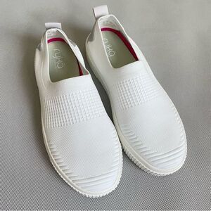 Ryka White Vista Stretch Fit Slip On Shoes Excellent New Condition Size 9.5